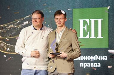 Финансовый эксперт Finance.ua Алексей Козырев (слева) и журналист ЭП Илья Колдомасов (справа)