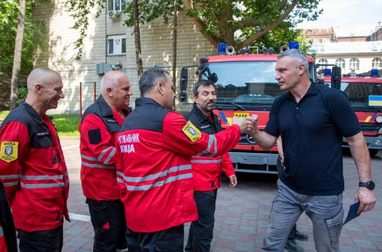Киев получил еще три пожарных автомобиля от Брюсселя — детали