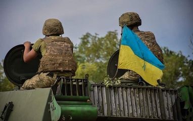 Військові відкрили в ПриватБанку вкладів “Слава Героям” на 2 мільярда гривень