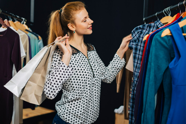 У ЄС заборонили знищувати непродані одяг і взуття — деталі