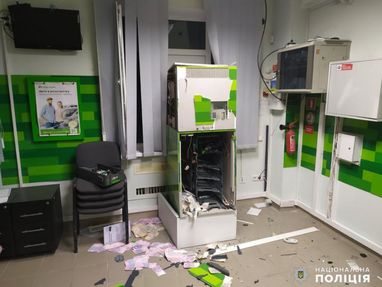 У Миколаєві підірвали банкомат "Приватбанку" (фото)