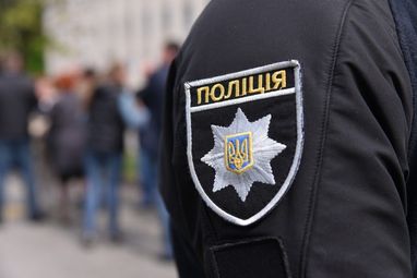 Українським поліцейським хочуть підвищити зарплати: скільки вони отримують зараз