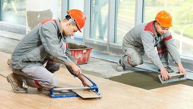 В Украине формируется новый класс высокооплачиваемых сантехников и плиточников (мнение экспертов)