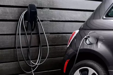 Tesla выпустила универсальное настенное зарядное устройство для авто