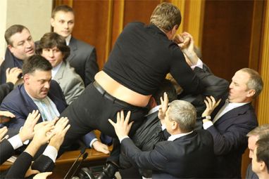 Нардепи від "Свободи" і ПР побились у ВР
