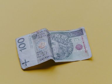 Минимальные зарплаты в Польше и Чехии