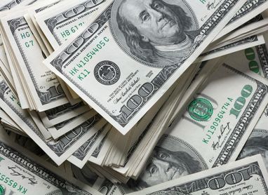 По сравнению с мартом покупка наличной валюты уменьшилась на 598,8 млн долларов