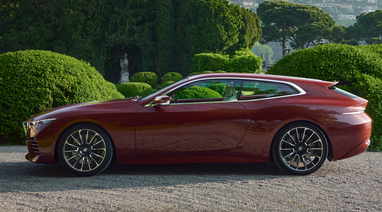 BMW представила эксклюзивный универсал с тремя дверями (фото)