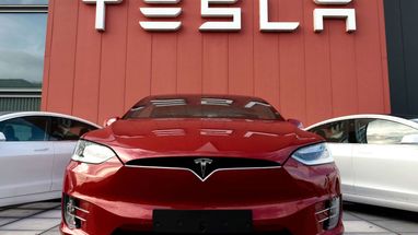 Tesla отреагировала на паузу в торговой войне Трампа