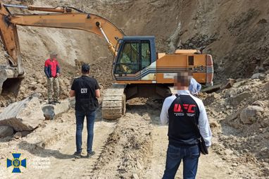 Злоумышленники незаконно добывали базальт и нанесли государству ущерб на 70 миллионов