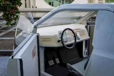 Шведский стартап представил самый доступный электрокар в истории