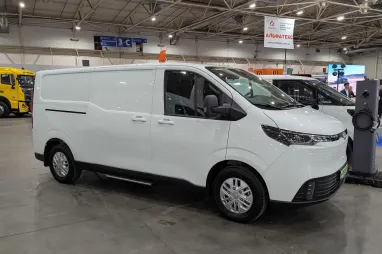 В Україні презентували інноваційні електромобілі (фото)