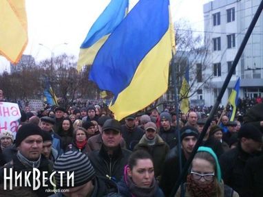 Десятки тисяч мешканців Миколаєва вийшли підтримати єдину Україну (ФОТО)