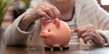 Українці зможуть збільшити внески на майбутню пенсію