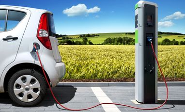 Знову рекорд: українці надалі активно купують електромобілі