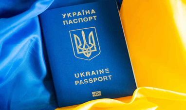 ВР поддержала законопроект о выдаче украинцам паспортов за рубежом