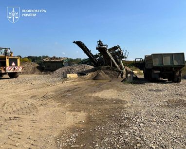 Ущерб окружающей среде 50 млн грн: на Прикарпатье разоблачен нелегальный карьер (фото)