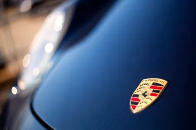 Porsche заявил о намерении электрифицировать все модели авто, за исключением одного спорткара