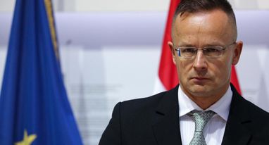 Угорщина не хоче України в ЄС, бо «з нею прийде і війна» — Сіярто