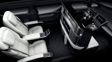 З'явилися зображення нового мінівена Lexus (фото)