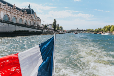 Франции нужно до 310 тыс. иностранных работников: кого ищут