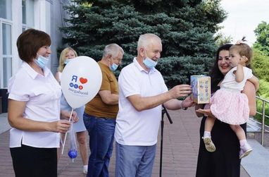 Мегабанк отметил участников детского конкурса