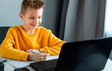 Скільки українців у Польщі отримують виплати на дітей