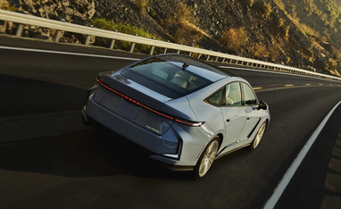 Гібрид дорожчий за електромобіль