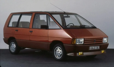 Renault показала электрический минивэн E-Space с запасом хода до 750 км (фото)