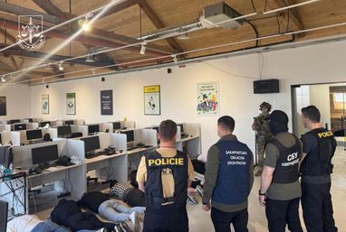 В Ужгороде разоблачили мошеннический колл-центр, который выманил у граждан Чехии более 2,5 млн грн