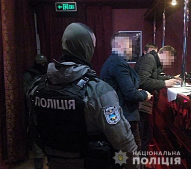 У Києві поліція затримала злочинну групу «колекторів» (фото, відео)