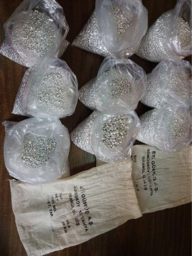 В аеропорту Запоріжжя виявили контрабанду 45 кг срібла (фото)