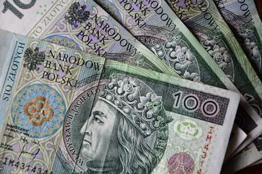 Українці ще можуть подати заявку на отримання 300 злотих у Польщі
