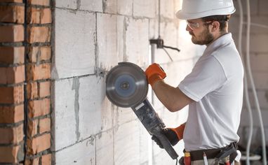 Зарплати зросли майже вдвічі за чотири роки