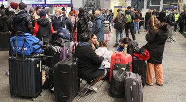 На одном из вокзалов в Варшаве планируют закрыть последний пункт помощи украинским беженцам