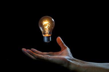 Якщо по графіку світло має бути, а його не увімкнули: у Держенергонагляді розповіли, що робити