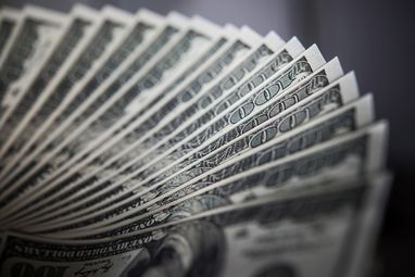 НБУ втретє запропонував банкам готівкову валюту на обмін