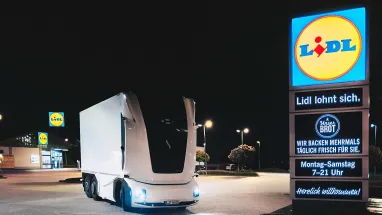 Грузовик работает по технологии уровня автономности SAE Level 4