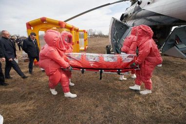 Вертоліт для транспортування інфікованих коронавірусом в Україні (фото)