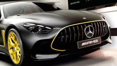 Mercedes выпустил гоночное купе (фото)