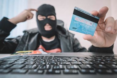 Мошенники звонят украинцам от имени полиции: как работает новая схема