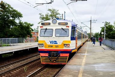 Сплатити за проїзд в київській кільцевій електричці можна буде банківською або транспортною карткою