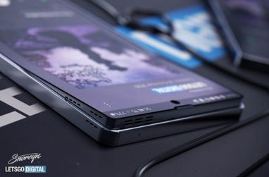 Samsung патентує смартфон з висувною колонкою