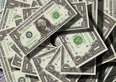 Рада смягчила наказание за нарушения при вывозе валюты