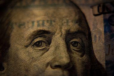 Кінець епохи долара: «ветеран» Волл-Стріт передбачив похмуре майбутнє американської валюти