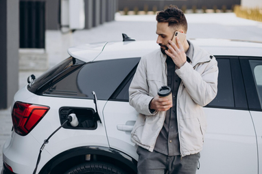 На 89% більше: попит на електромобілі в Україні б’є рекорди (середній вік авто)