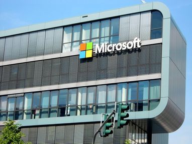Microsoft сокращает работников в ключевых подразделениях