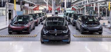 Ведущие производители электрокаров снизили стоимость своих авто на 25-40 процентов
