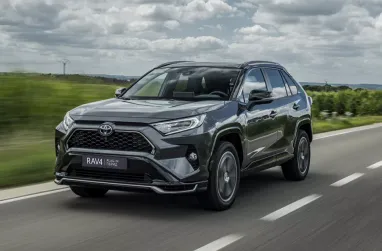 Українці все більше купують гібридні авто: які марки обирають