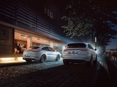 Porsche представила плагін-гібриди Cayenne (фото)